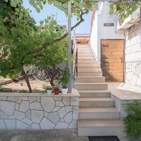 Apartments Natasa Супетар Экстерьер фото