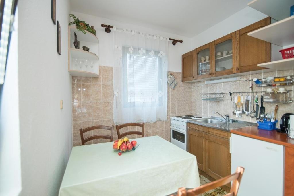 Apartments Natasa Супетар Экстерьер фото