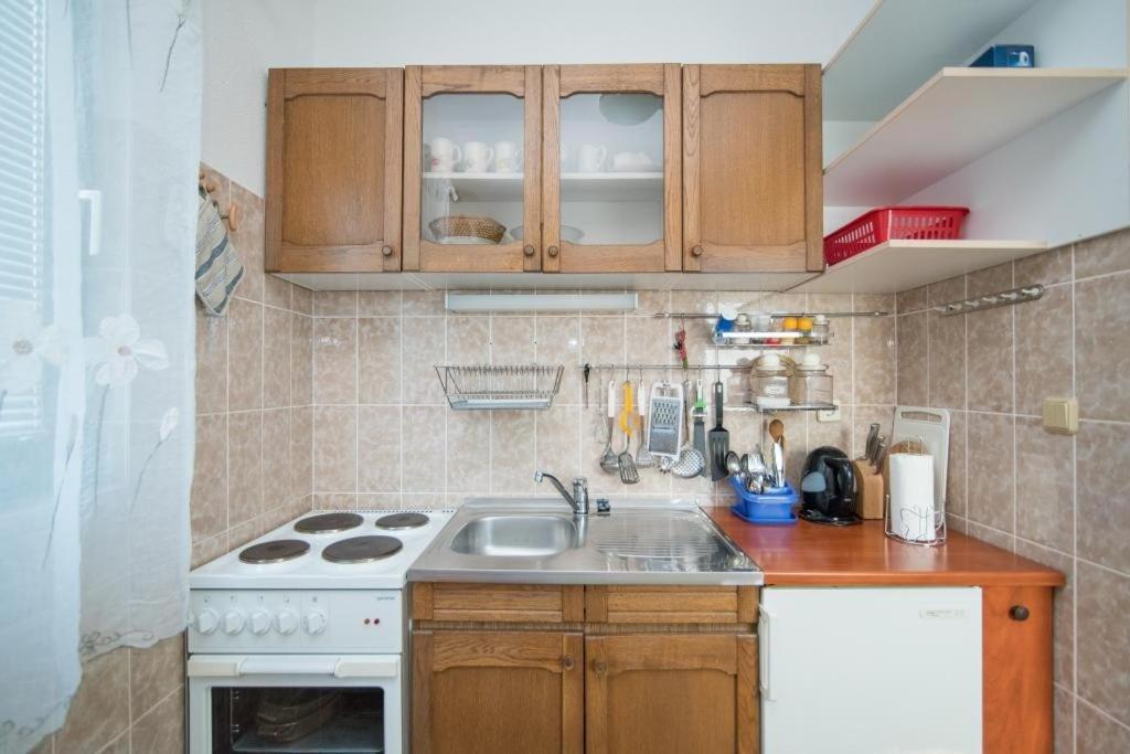 Apartments Natasa Супетар Экстерьер фото