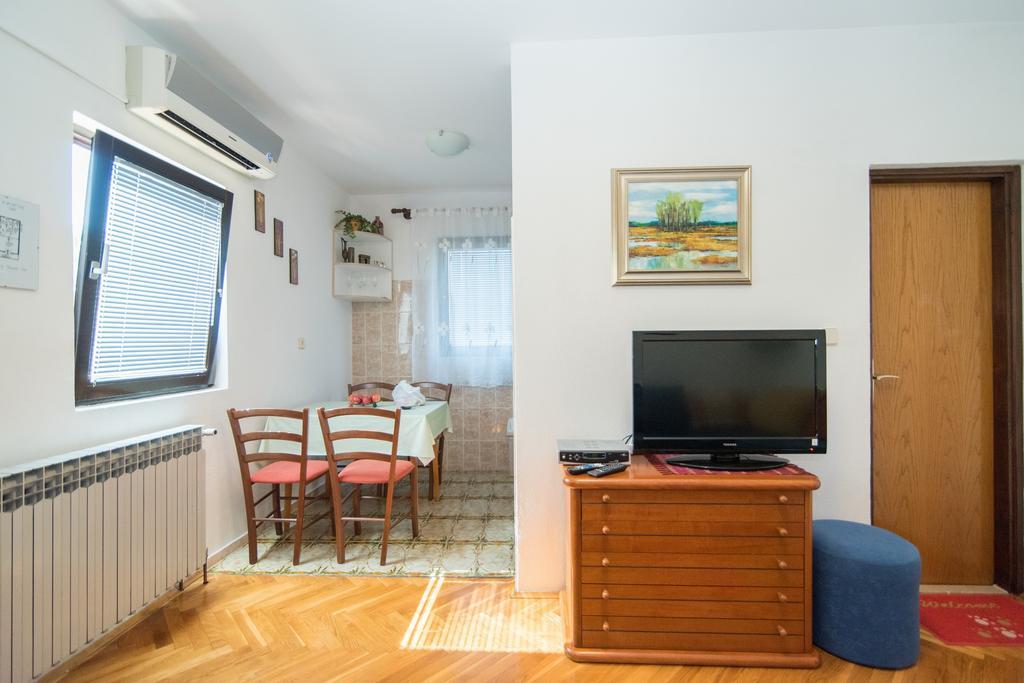 Apartments Natasa Супетар Экстерьер фото